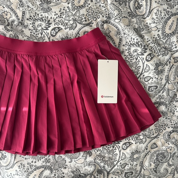 lululemon athletica Fuchsia Pleated Mini Skirt - Picture 1 of 7